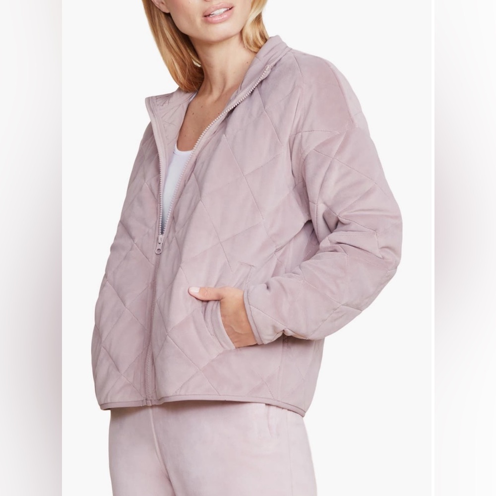 NEW Barefoot Dreams LuxeChic Quilted Velvour Jacket in Deep Taupe - Picture 3 of 10